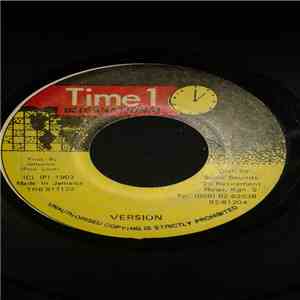 Barrington Levy - Looking My Love download free
